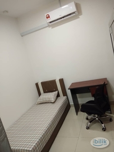 ONE SOUTH FLORA ROOM FOR RENT WITH AIRCOND