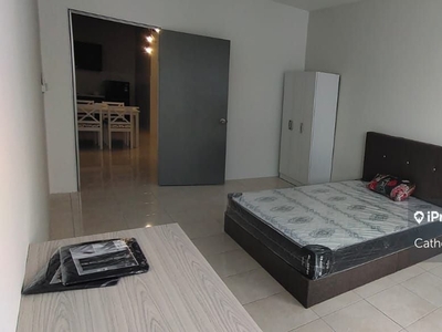 Middle bedroom for Rent (Fully Furnished)