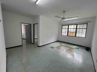 SD apartment 2 for rent in bandar sri damansara,fridge