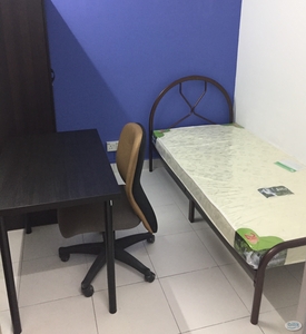 Single Room at Avenue Crest, Shah Alam, Batu 3 , Sek 22. Near Glenmarie . 24 HOUR SECURITY !! Nearby have Giant and Tesco