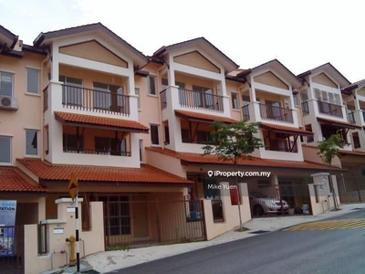 Taman amansiara house for rent