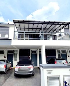 Upper Level Town House Kita Bayu Cybersouth For Sale