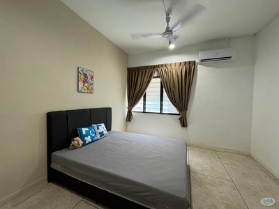 ✨ZERO DEPOSIT✨Middle Room WITH Air cond at CIQ, Johor Bahru