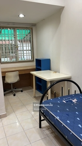 2 sty Middle room for rent at with Air-cond 450