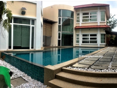 Bungalow come with private swimming pool, big land n branded materials