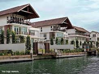 Emerald Bay waterfront villas