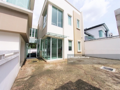 Freehold Villa With Lift & Pool Contours Melawati Heights