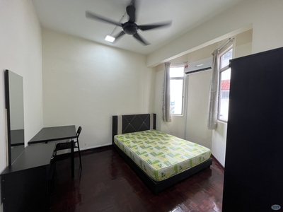 Fully Furnished Middle Bedroom at Bukit OUG Condo, Awan Besar LRT Station at Bukit Jalil