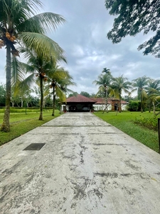 Leisure Farm Resort Single Storey Villa Partially Furnished for Sale