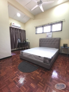 [Near UM & PPUM] Medium room In Jalan S17/43, Petaling Jaya