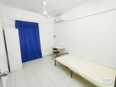 Nearby MRT Middle Room for rent at Kuchai Lama