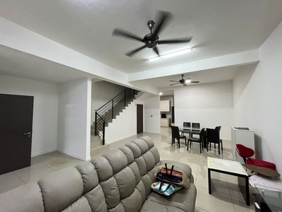 Nusa Idaman Double Storey Terrace 4+1 Bedrooms 4 Bathrooms for Sale