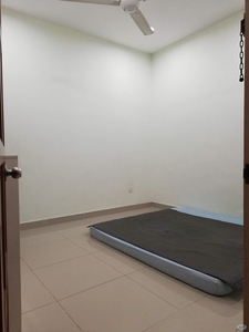 PJ SECTION 17 - RENOVATED HOUSE, NON-PARTITION, CLEAN & SPACIOUS ROOM