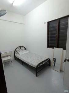 Private Single Room for Men with fully furnished at 1st floor in Pangsapuri Jati, Taman Kota Perdana, Bandar Putra Permai
