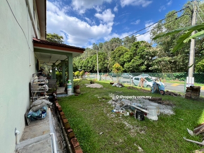 Puchong Spacious double storey corner lot with extra land for sale
