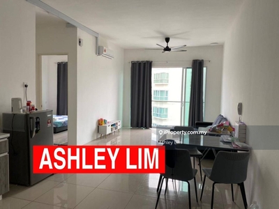 Quaywest Condo, walking distance to Queensbay Mall