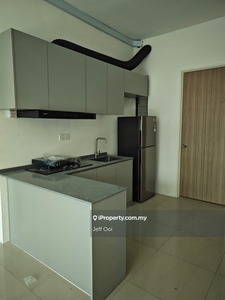 Quaywest residence queensbay 2cp 760sf rare worth low price