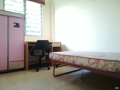 Single Room in all Female Unit