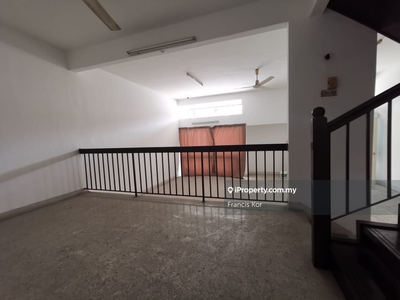 Ss2 prime area - double storey link house for rent