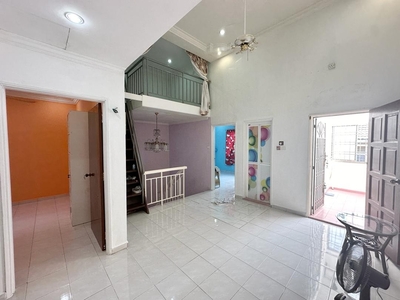 Taman Bukit Indah Double Storey Terrace 4+1 Bedrooms 3 Bathrooms for Sale