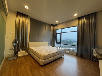 Well Maintain, Clean and Fully Furnished - 3 min walk link bridge LRT