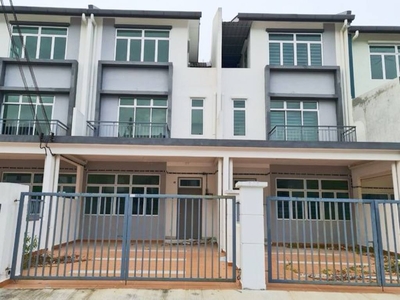Acacia @ Taman Pulai Mutiara Skudai, 2.5 Storey Terrace House