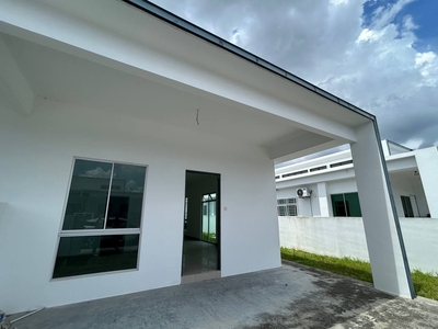 Amber Hills Bandar Baru Kangkar Pulai Single Storey Cluster House for Sale