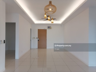 Brand new renovated unit Facing sunway view