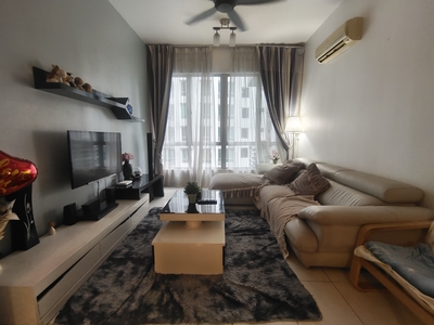 Casa Tiara Services Apartmentt Fully Furnish with Aircond walking distance to LRT, KTM, Aean Big
