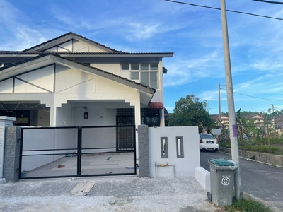 Charming Double Storey Endlot Home in Saleng Taman Muhibbah for Sale