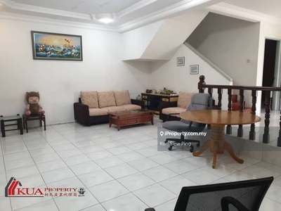 Double Storey Semi-Detached House For Rent! Located at Stapok Utara