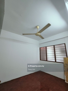 Flat with lift in Raja Uda Butterworth for Rent