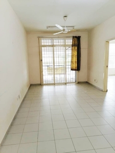 Lake View Suites Apartment @ Austin Perdana Johor, 2 Bedrooms For Rent