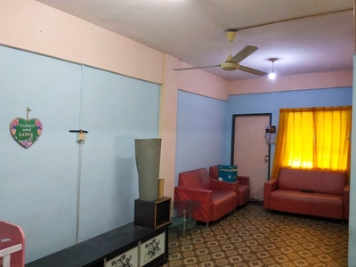 Partially Furnished Flat Seri Jasa, Seri Kembangan For Rent