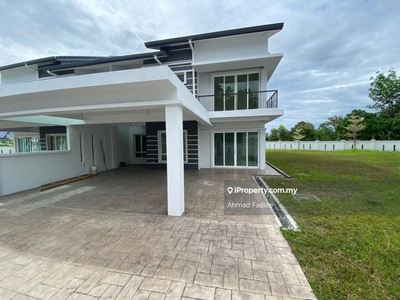 Spacious 2 Storey Semi-D Taman Bukit Ros Kajang