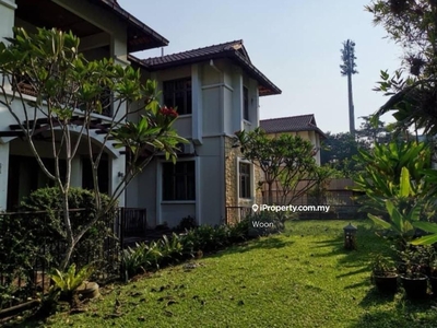Tropical Style Bangalow Connected to Kota Permai Golf Course