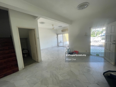 Prima location 2 storey link house near amenities for sale