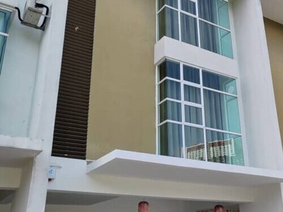For Rent One Room with three beds Triple Storey Terrace House Paya Terubong Ayer Itam