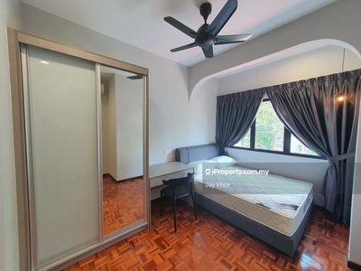 Taman Desa (KL), new & clean fully furnished room free utilities wifi