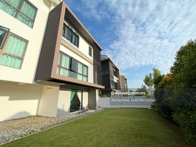 3 Storey Semi-D @ Aleya Twin Villa, U8 Bukit Jelutong