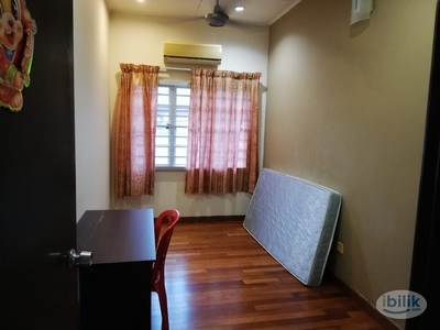 Bandar Kinrara Single Room For Rent(Water and Electric Included)