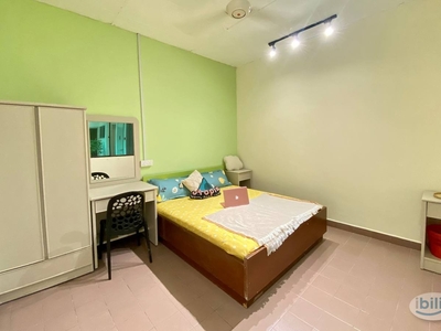 Move-in Ready: ZERO Deposit, Fully Furnished Rooms! 2 Min away To UUM KL