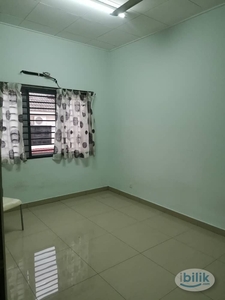 Rent for RM 450 room include utility near LRT station