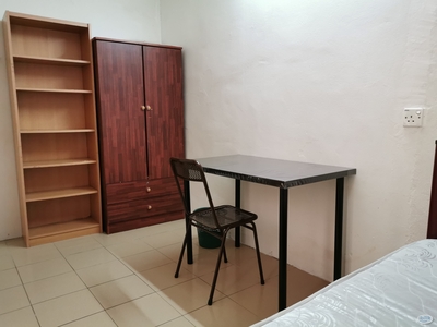 SS15 house opp Subang Parade – own bath, fully furnished room