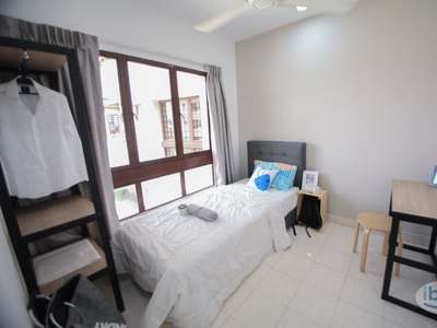 very cheap Single room (with Aircond + Near to LRT) at Kota Damansara, Petaling Jaya