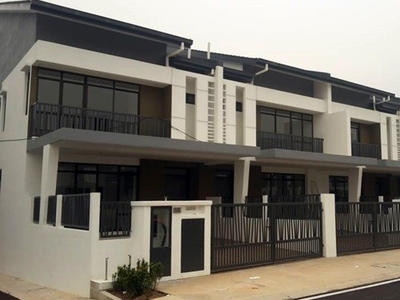 Bangi [Below Market Value 50%!!!] 22x75 Freehold Semi-D Concept 2-Storey , Gated & Guarded