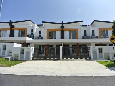 Bangi New Superlink House [ Monthy Installment RM2800 ] ,Gated & Guarded