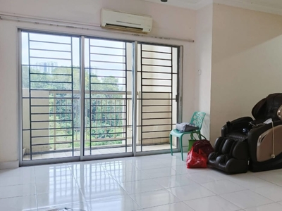 Below Market Price, Freehold Property, Kitchen Cabinet, 915sf, 3r2b Condominium @ Villa Pavilion, Bukit Serdang For SALE!!