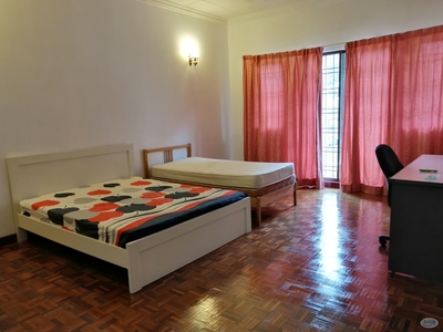 BU7 Master Bedroom with Balcony (Rental include utilities + Internet)