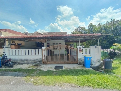 CORNER LOT Single Storey Terrace, Jalan Suria, Bandar Mahkota Banting Selangor for Sale